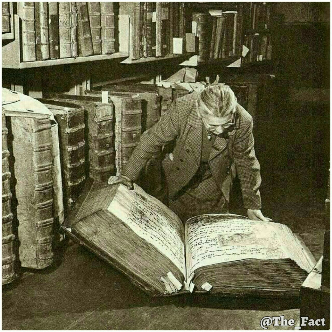 کتابهای غول آسا