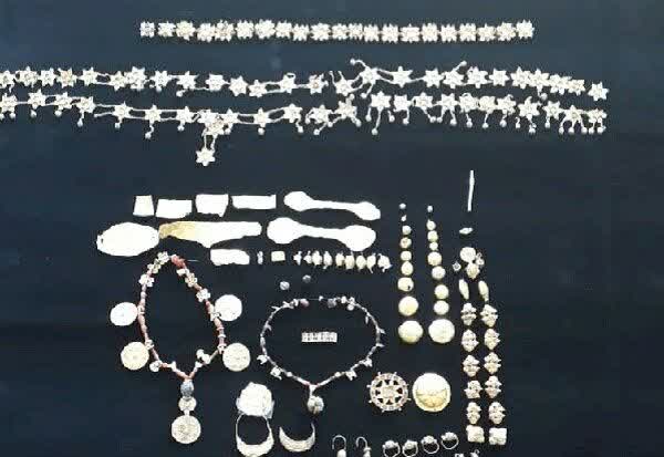 کشف و ضبط ۲۷۸ قلم شی تاریخی