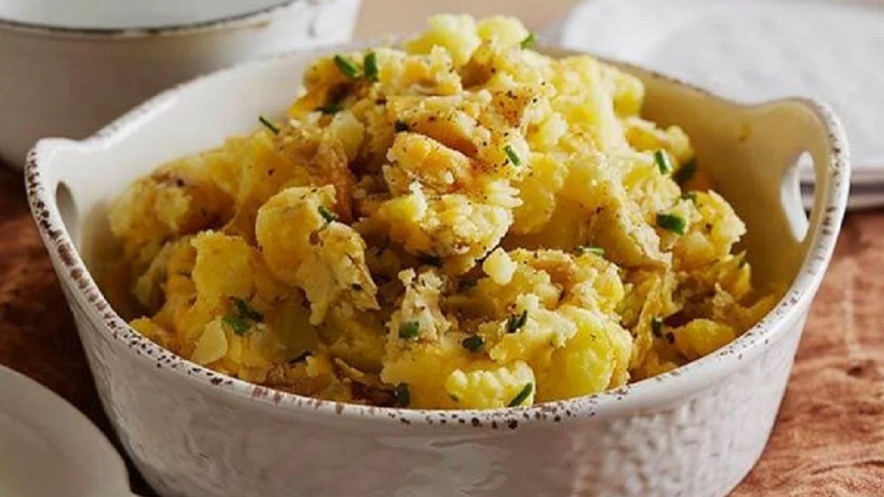 طرز تهیه پوره سیب زمینی پنیری با طعمی متفاوت 