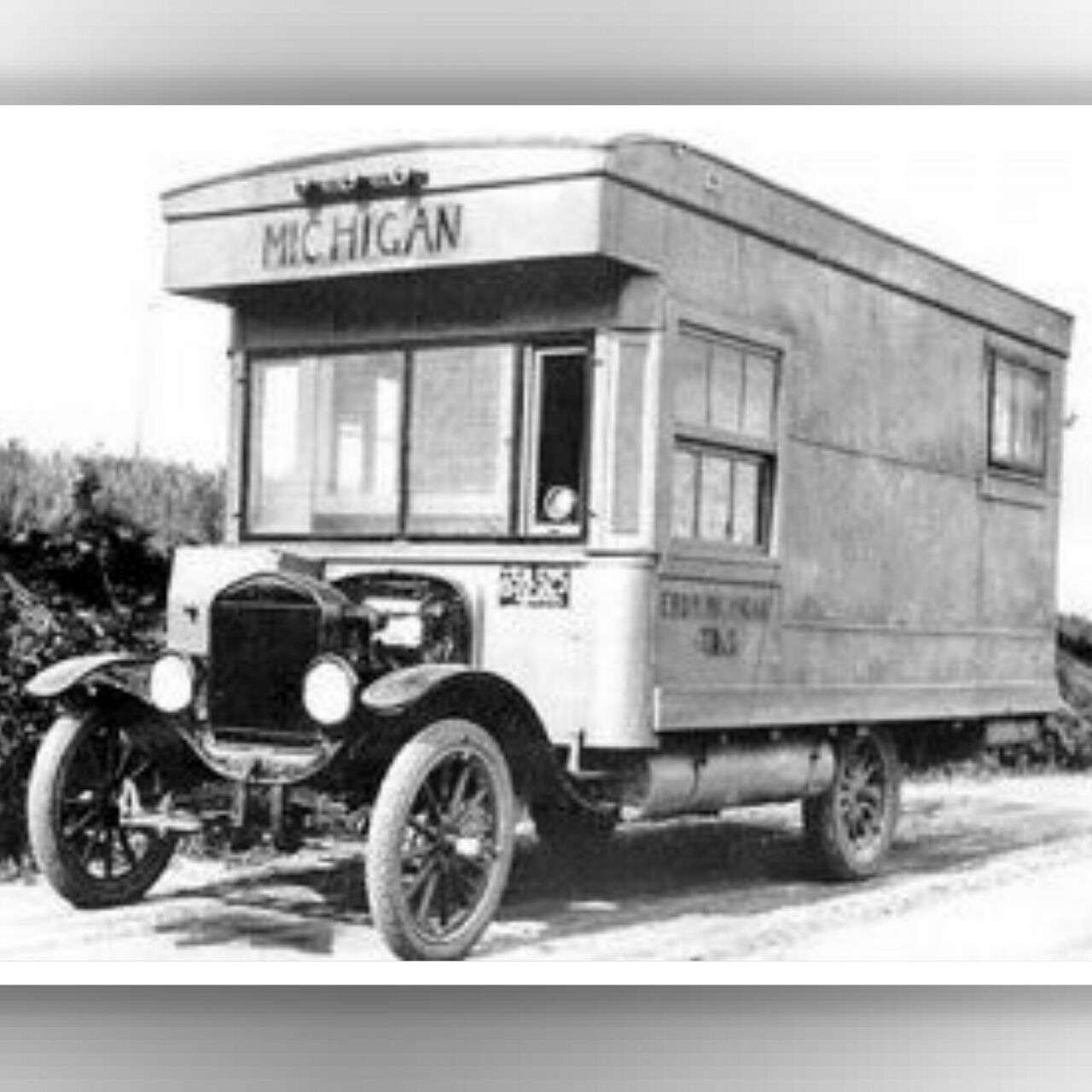 اولین اتوبوس بخار