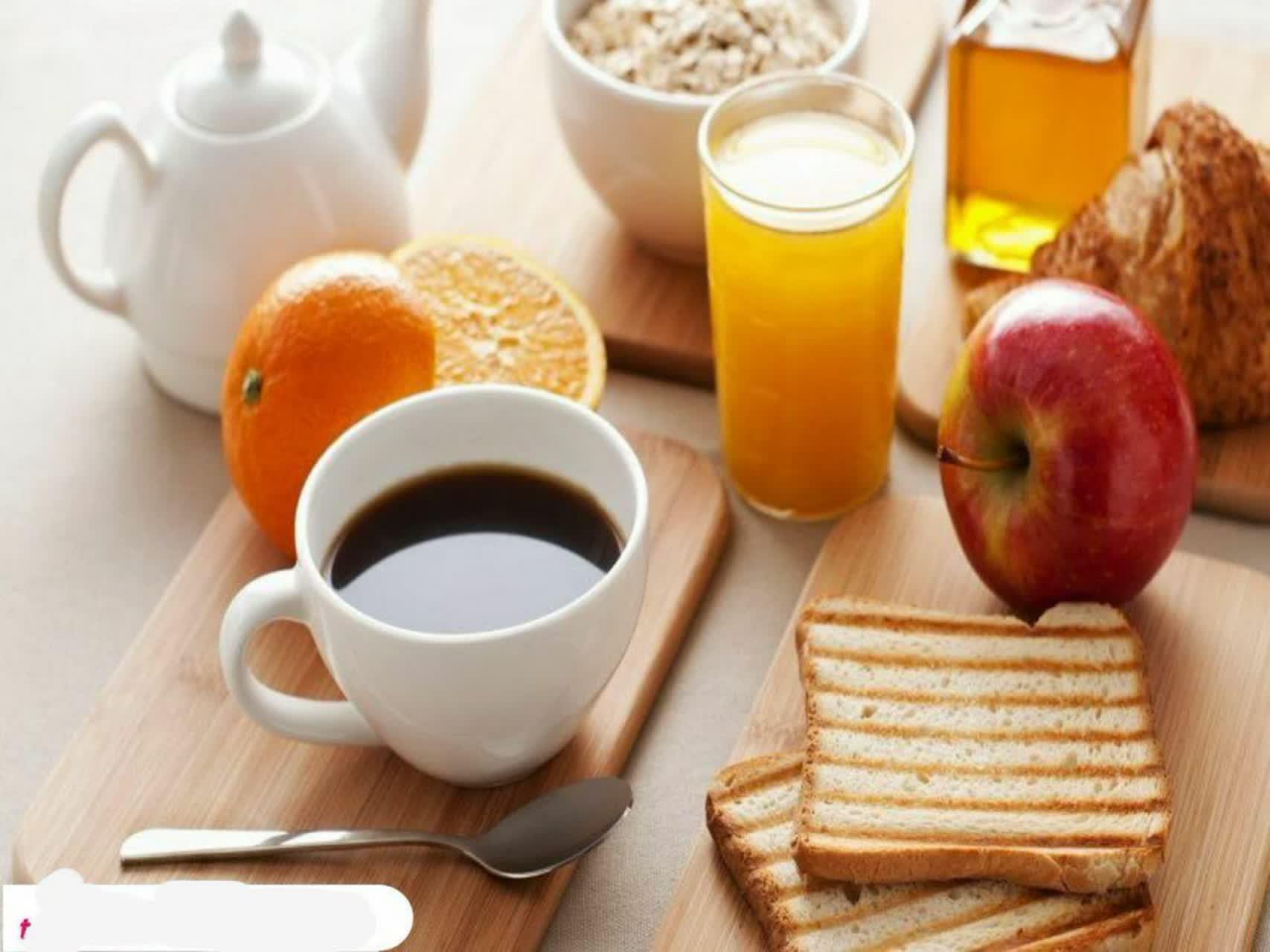 نوشیدن آب پرتقال باصبحانه