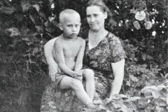 ماجرای زندگی پدر و مادر پوتین 