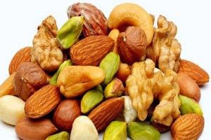 عوارض و خطرات مصرف زیاد آجیل