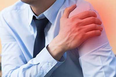 درمان گرفتگی شانه‌، با این تمرین‌ها