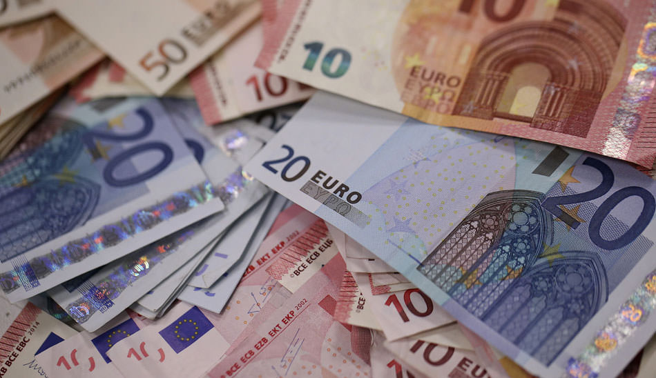 یورو واحد پول مشترک مردم اروپا