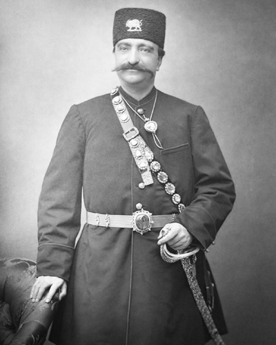 با دست غذا خوردن ناصرالدین شاه در انگلستان 