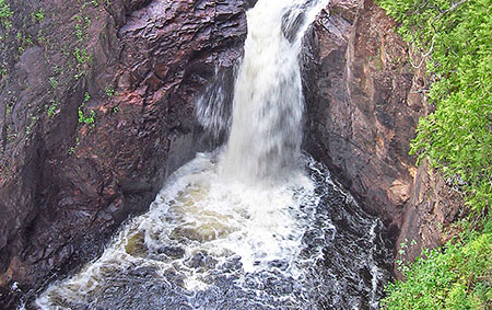 کتری شیطان، آبشاری که غیب می شود