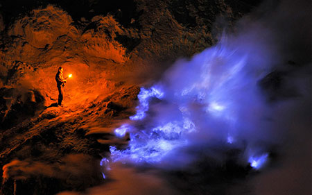 پدیده ای عجیب در آتشفشان ایجن