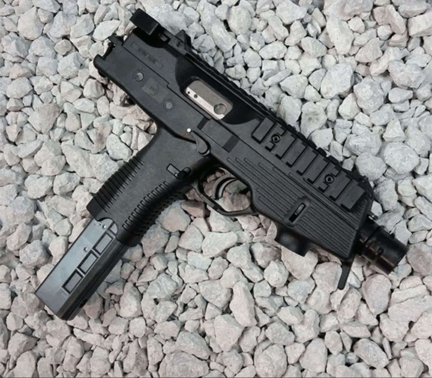 سلاح B&T نیمه اتوماتیک