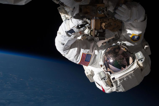 در فضا هوس استیک می‌کنید