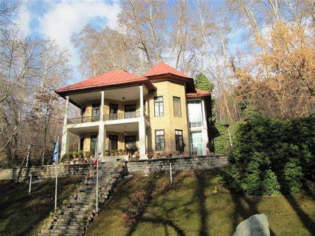 ساختمان بهمن