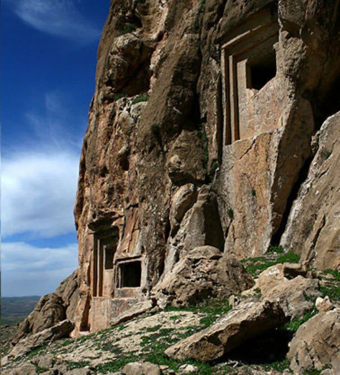 گور دخمه‌های اسحاق‌‌وند