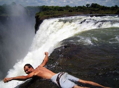  استخر شنای شیطان