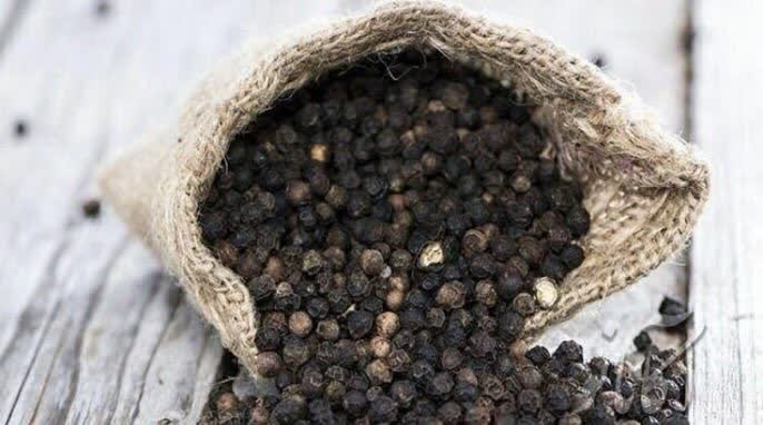 اضافه کردن فلفل سیاه