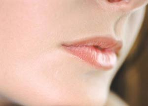 همیشه لب هایتان را چرب نگه دارید