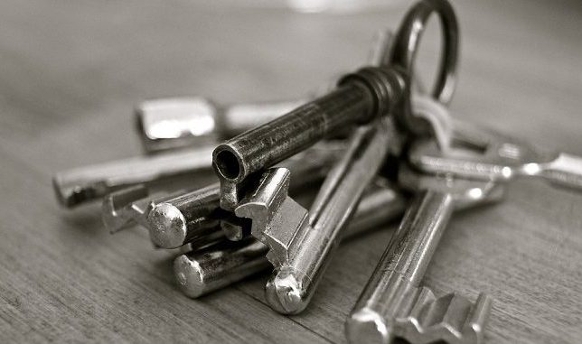 ۱۳ تعبیر دیدن کلید در خواب