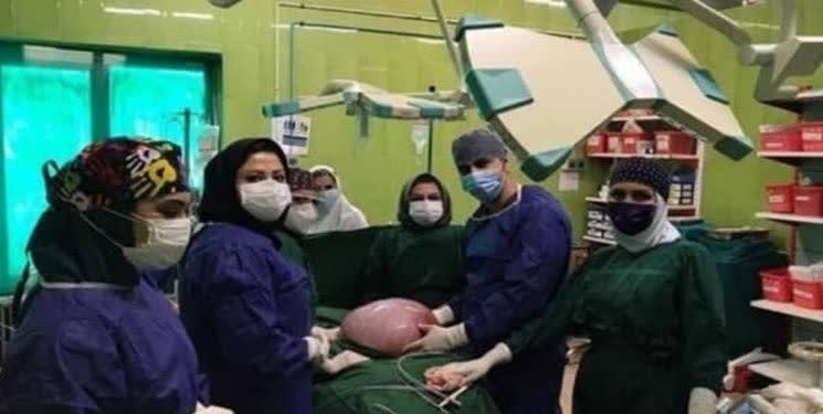 خارج کردن توده ۱۱کیلویی