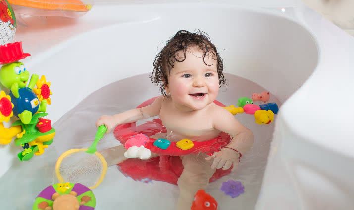 کودکان را هر روز حمام نبرید