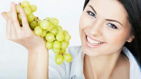 خواص انگور برای مو