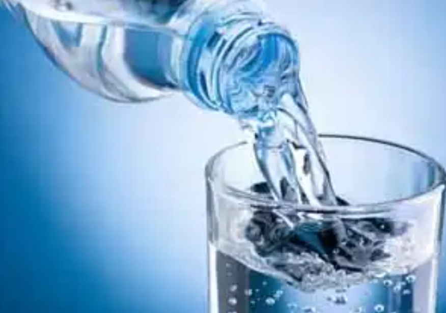فواید نوشیدن آب در حال ناشتا