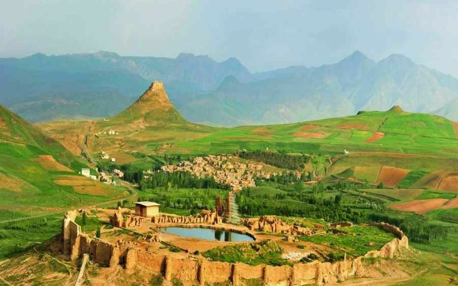 دریاچه ای کوچک که عمقش از خلیج فارس بیشتره