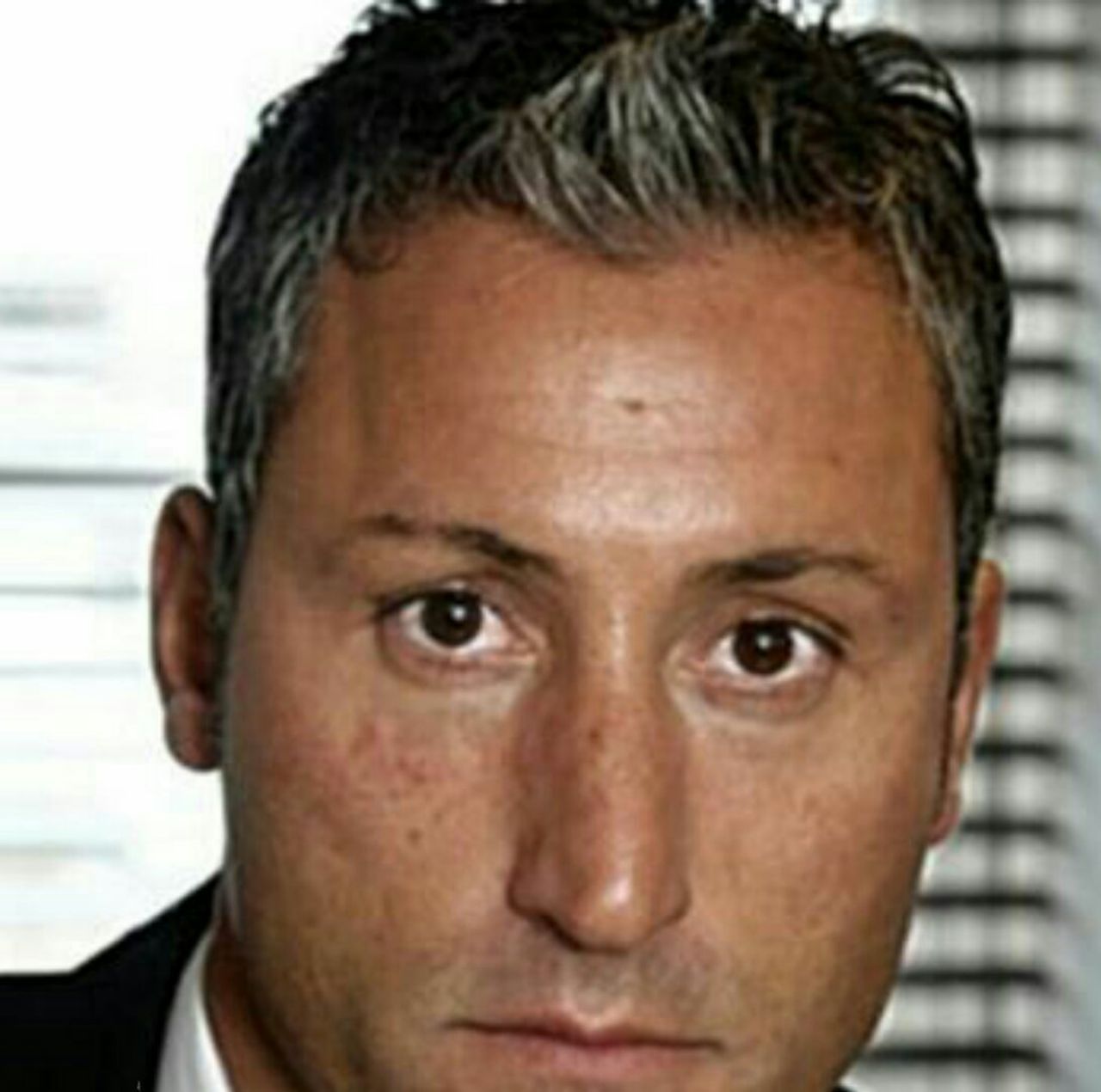 ثروتمندی که سواد خواندن و نوشتن نداره