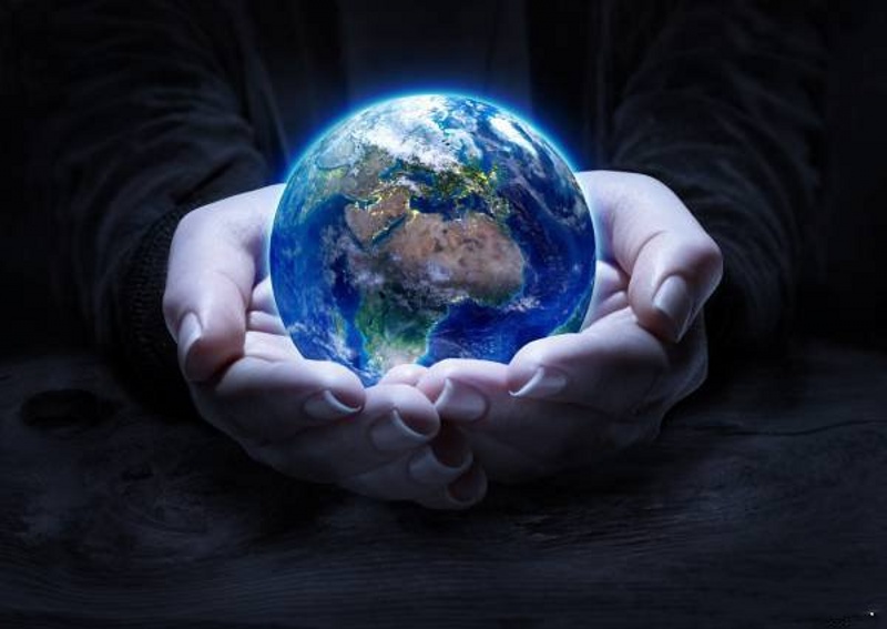 زمین چند سال دارد؟