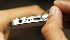 تمیز کردن پورت شارژ گوشی
