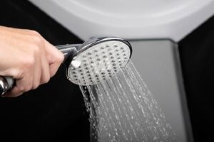 آیا واقعا آب داغ باعث ریزش مو میشه؟