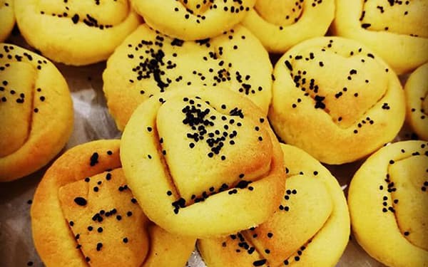 طرز تهیه شیرینی نان برنجی