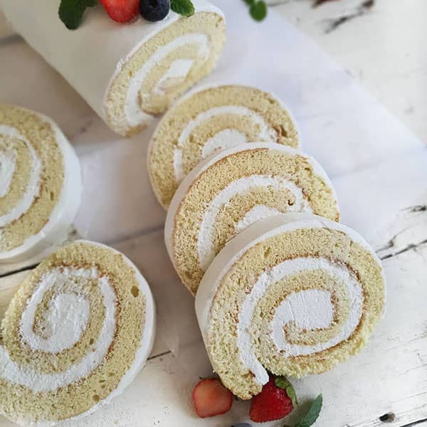 طرز تهیه رولت خامه ای