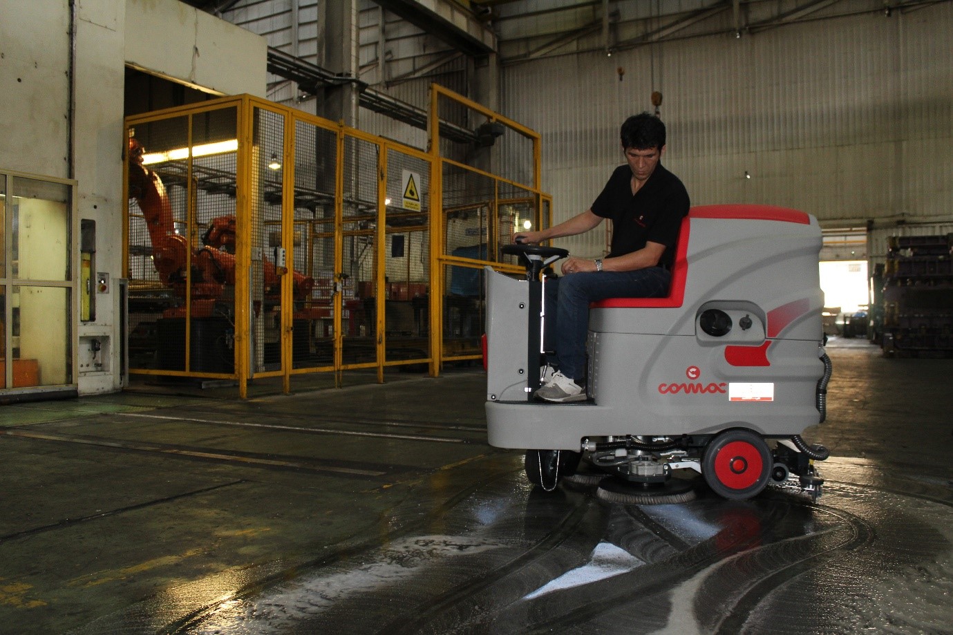 چه دستگاهی برای نظافت کف زمین بخریم؟